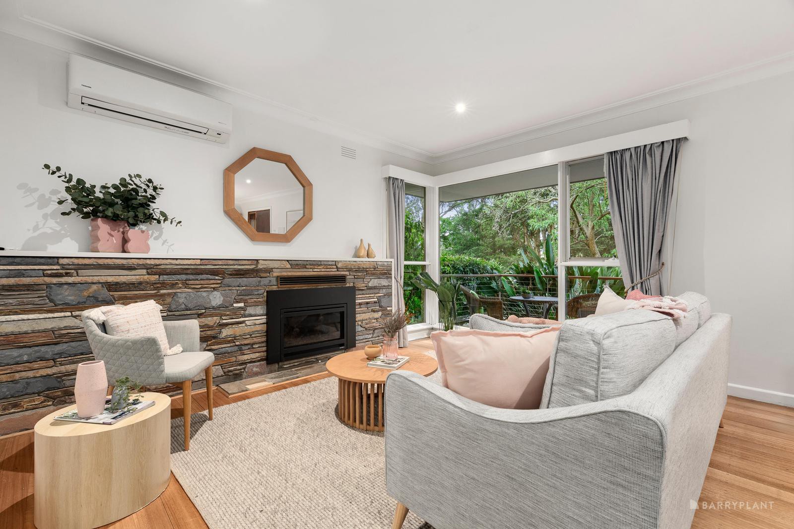 20 Heads Road, Donvale, VIC 3111 - Thumbnail 2 - 20/02/2025