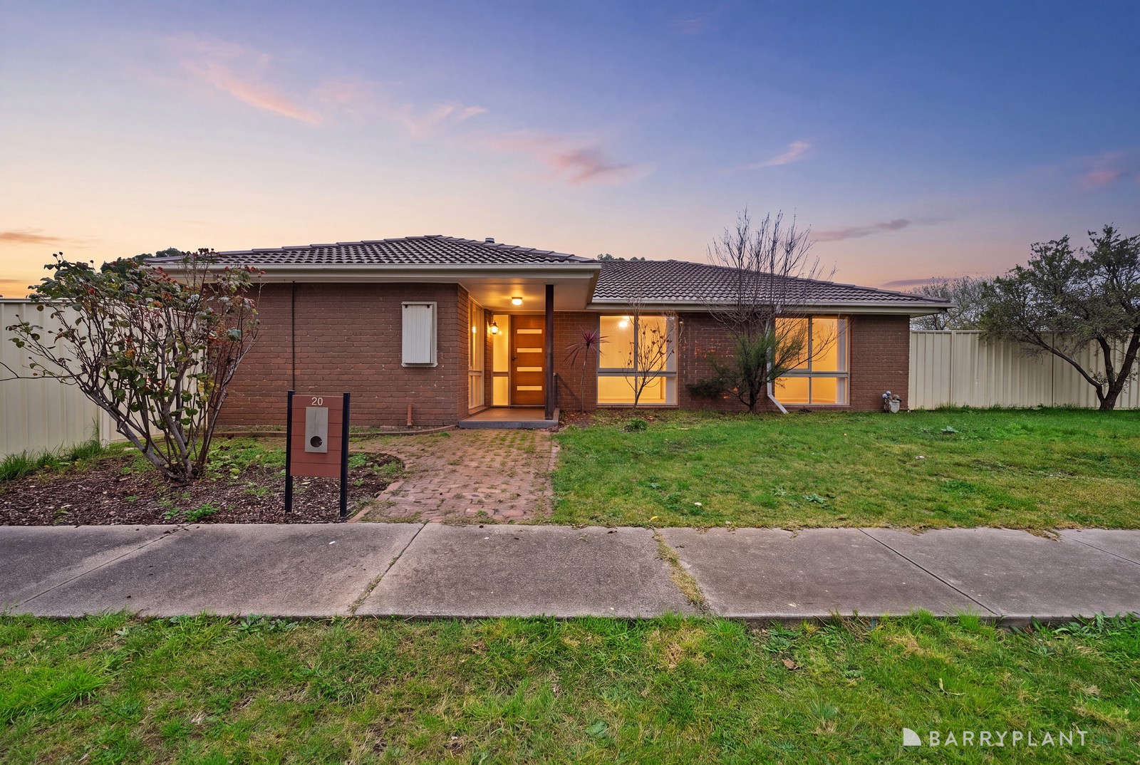 20 Linlithgow Way, Melton West, VIC 3337 - Thumbnail 2 - 17/07/2026