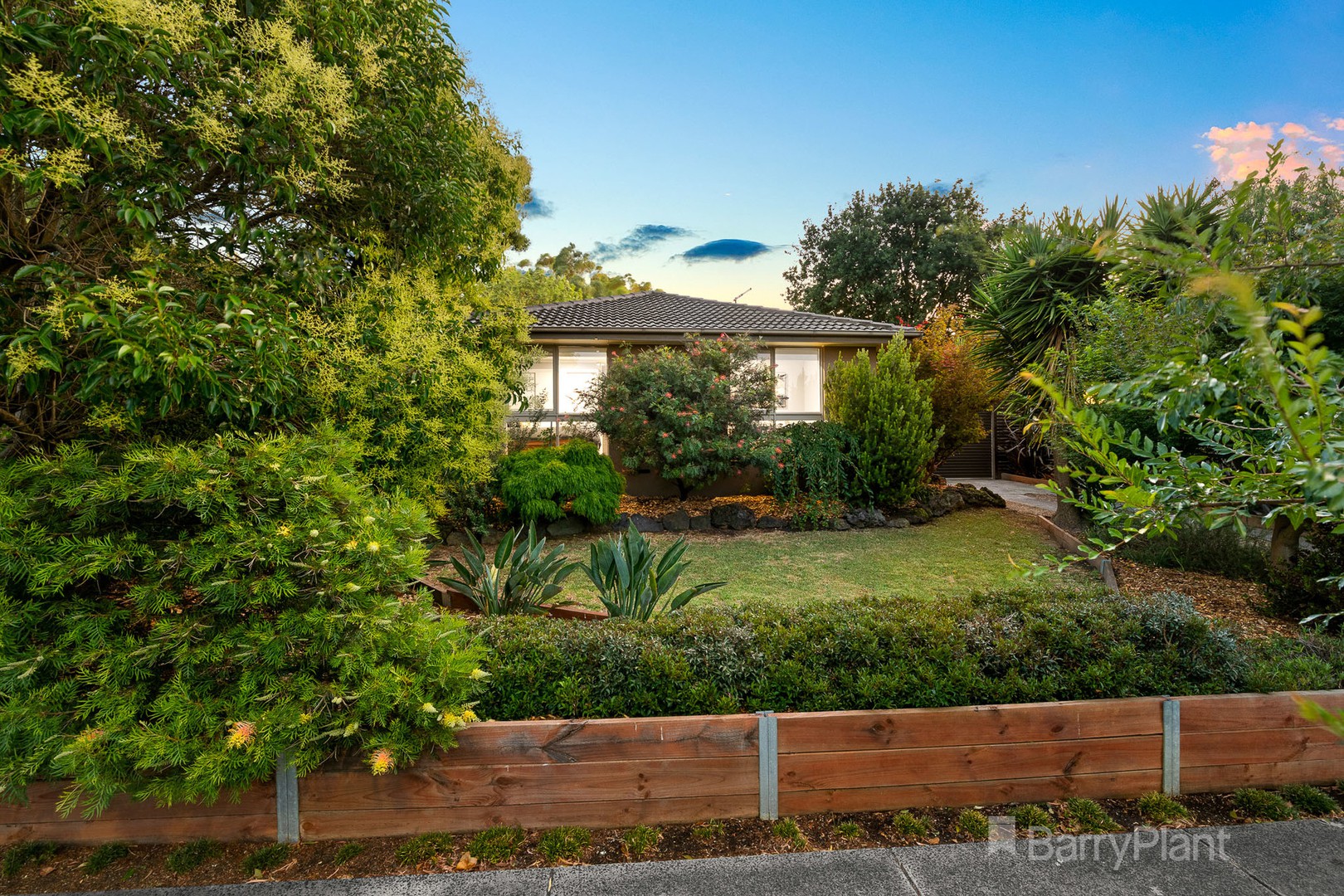 20 Mahon Crescent, Narre Warren, VIC 3805, Narre Warren - Thumbnail 2