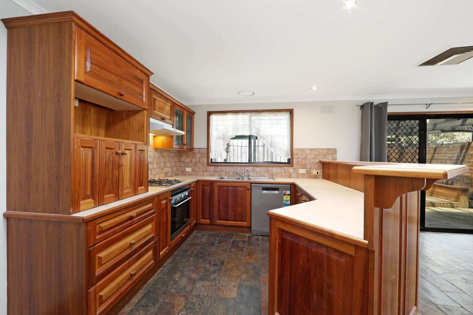 20 Malmsbury Crescent, Rowville, VIC 3178, Rowville - Thumbnail 4