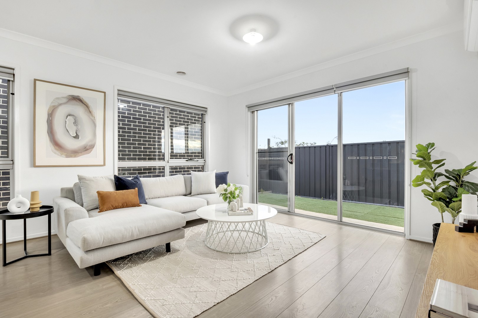 20 Millau Avenue, Craigieburn, VIC 3064, Craigieburn - Thumbnail 3