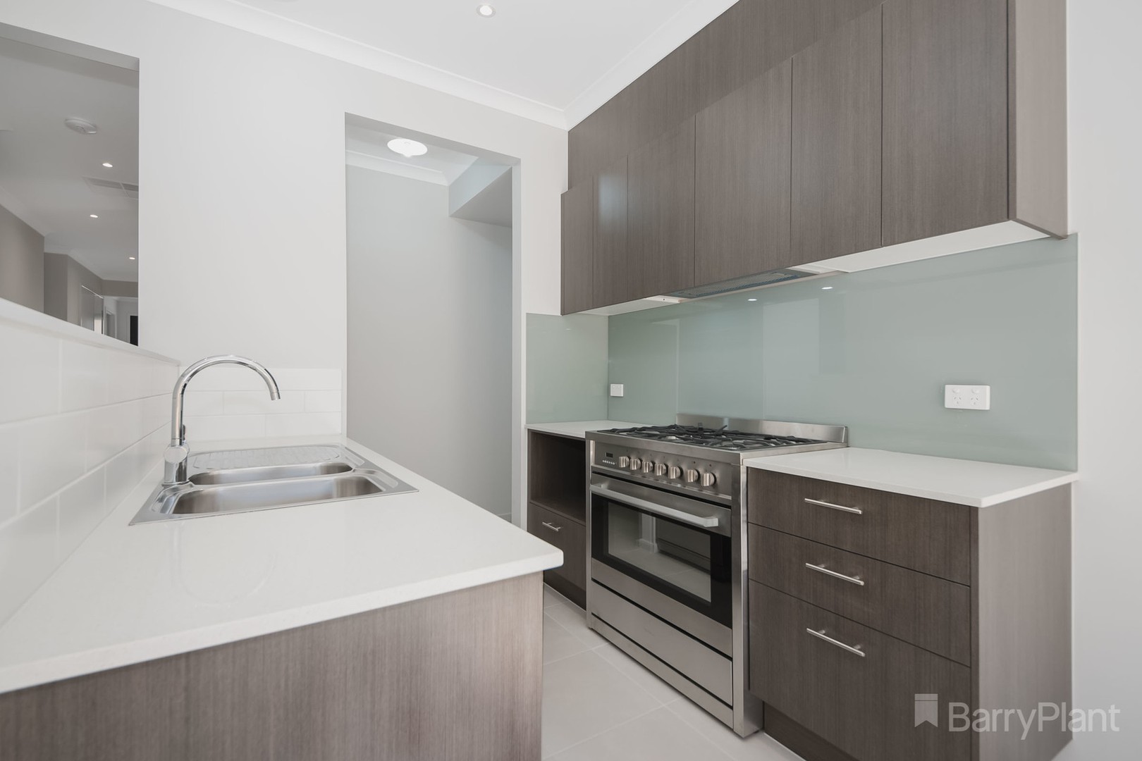 20 Newbury Street, Pakenham, VIC 3810, Pakenham - Thumbnail 3