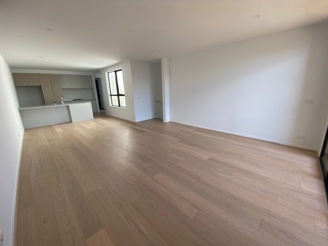 20 Oakden Crescent, St Albans, VIC 3021 - Thumbnail 2 - 10/11/2025