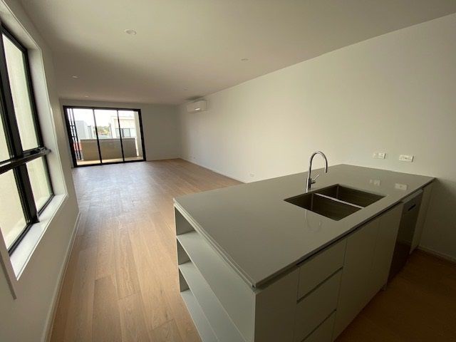 20 Oakden Crescent, St Albans, VIC 3021, St Albans - Thumbnail 4