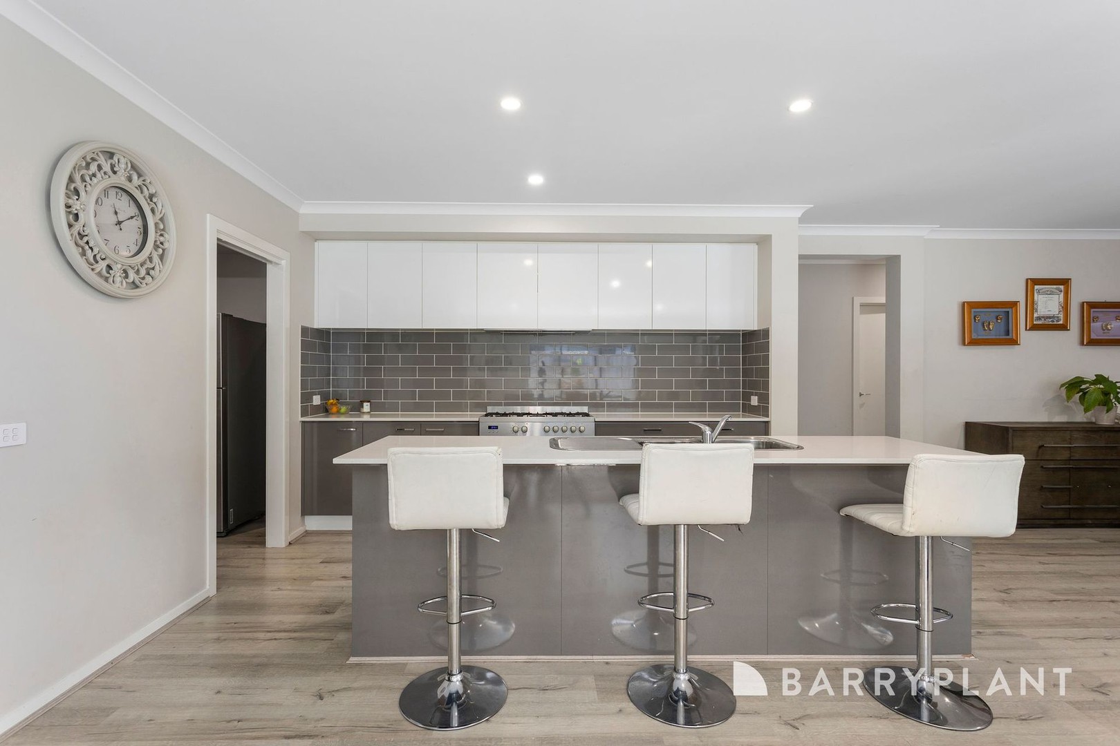 20 Queen Street, Loch, VIC 3945 - Thumbnail 2 - 12/10/2023