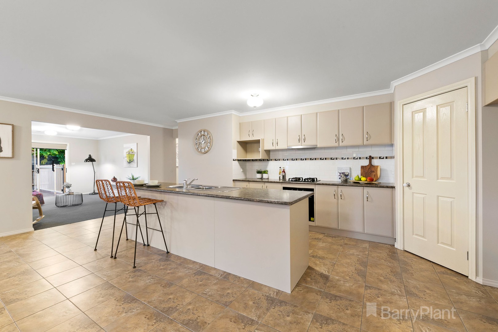 20 Sandalwood Drive, Pakenham, VIC 3810, Pakenham - Thumbnail 2