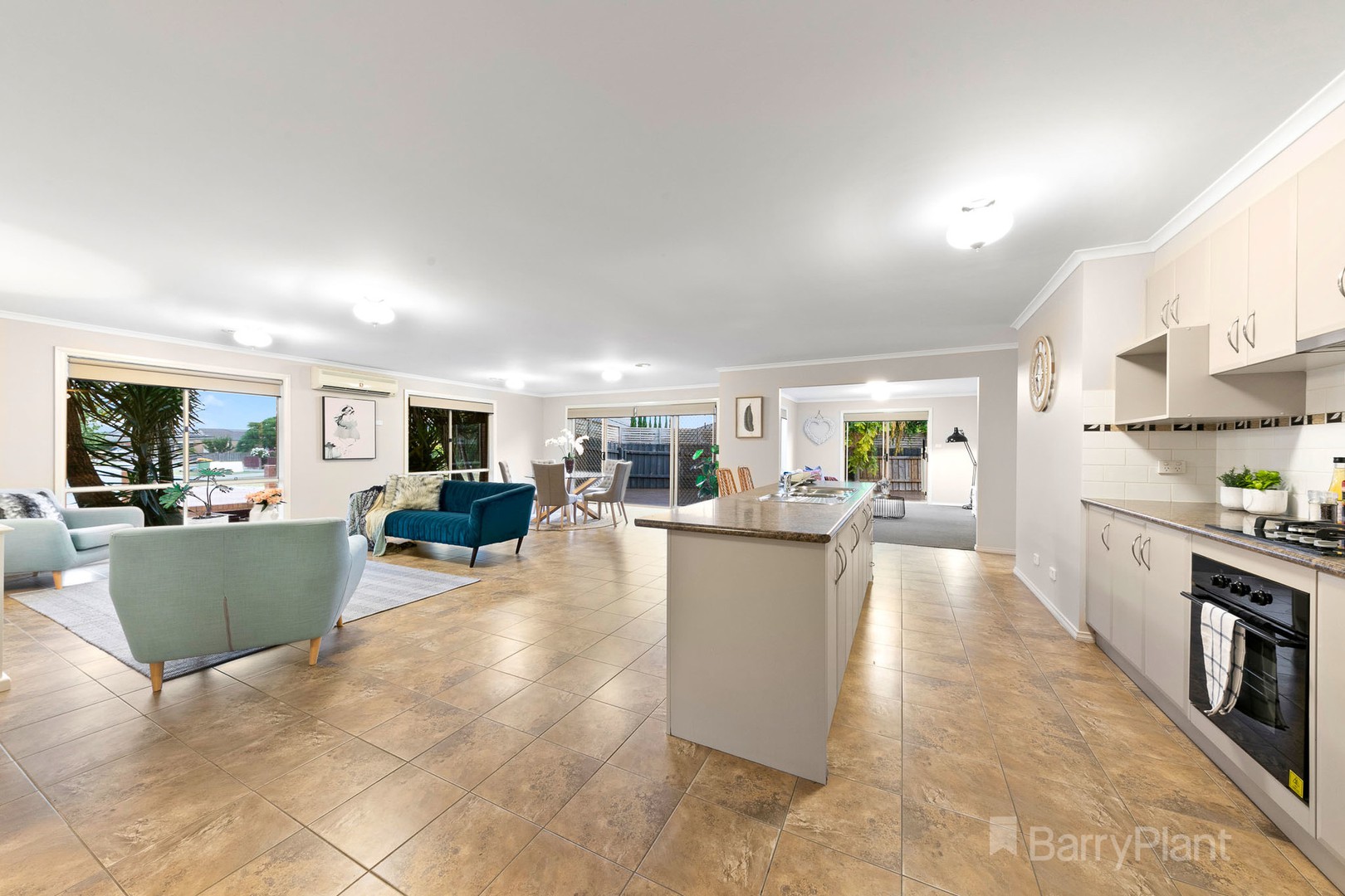 20 Sandalwood Drive, Pakenham, VIC 3810, Pakenham - Thumbnail 4
