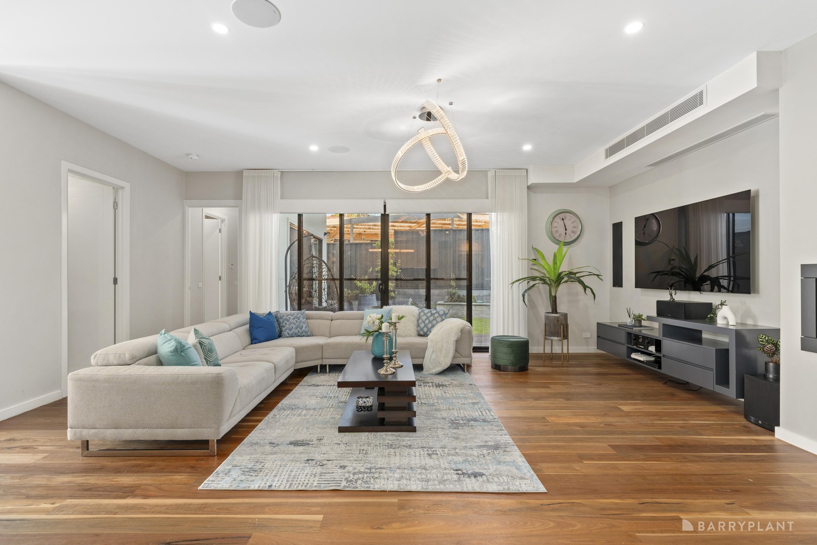 20 Saxonwood Drive, Doncaster East, VIC 3109 - Thumbnail 2 - 13/10/2025