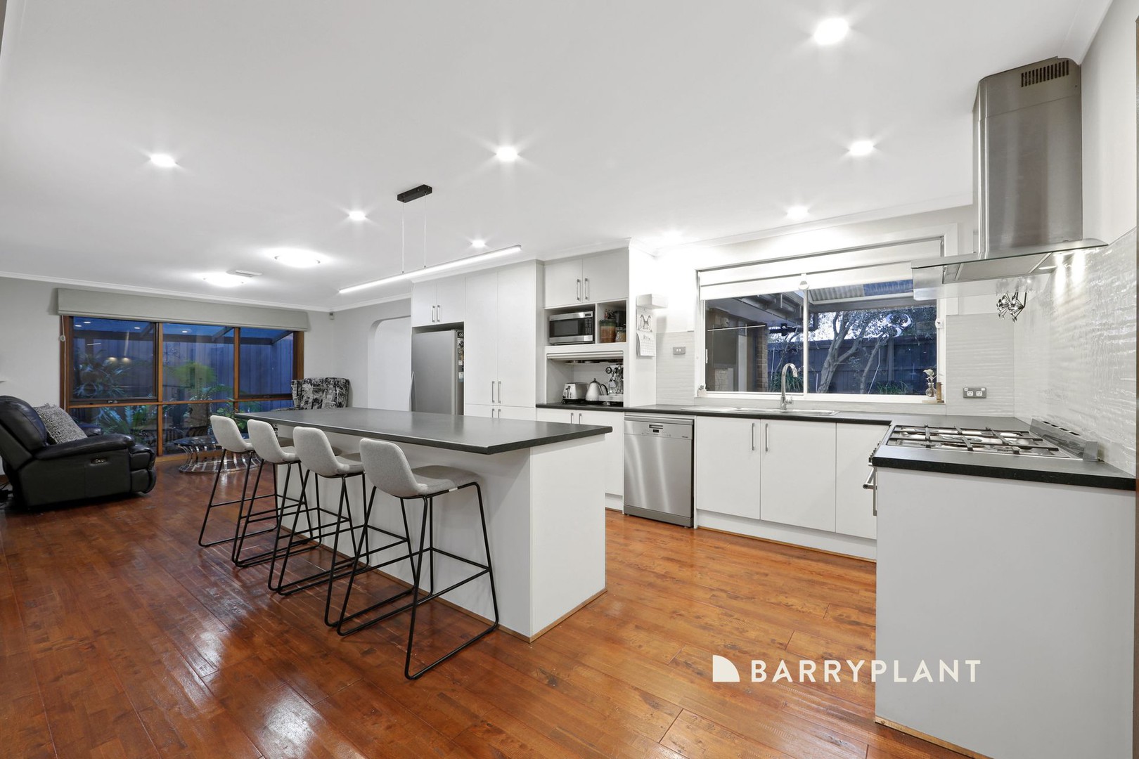 20 Sheraton Crescent, Ferntree Gully, VIC 3156, Ferntree Gully - Thumbnail 4