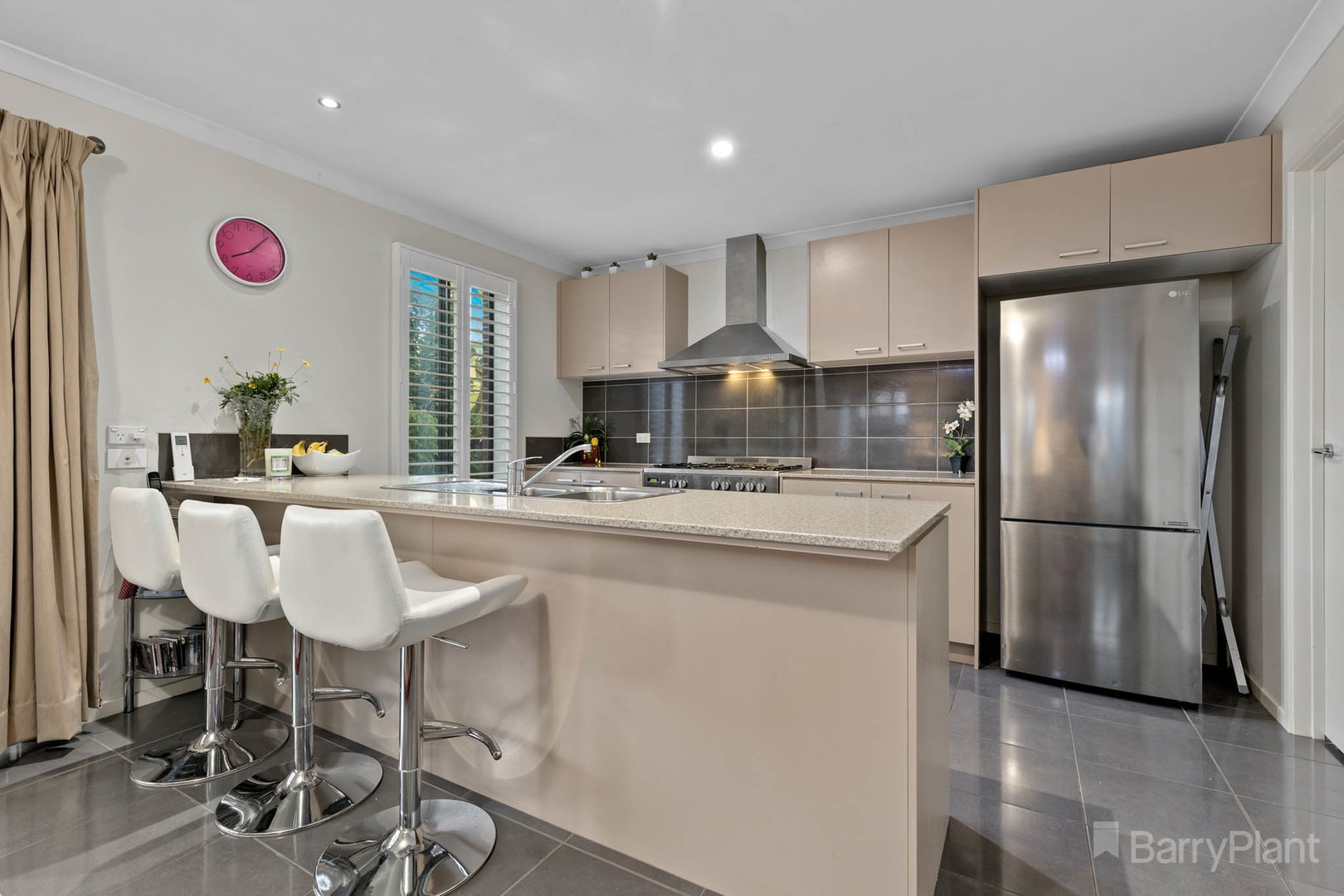 20 Sienna Way, Pakenham, VIC 3810, Pakenham - Thumbnail 3
