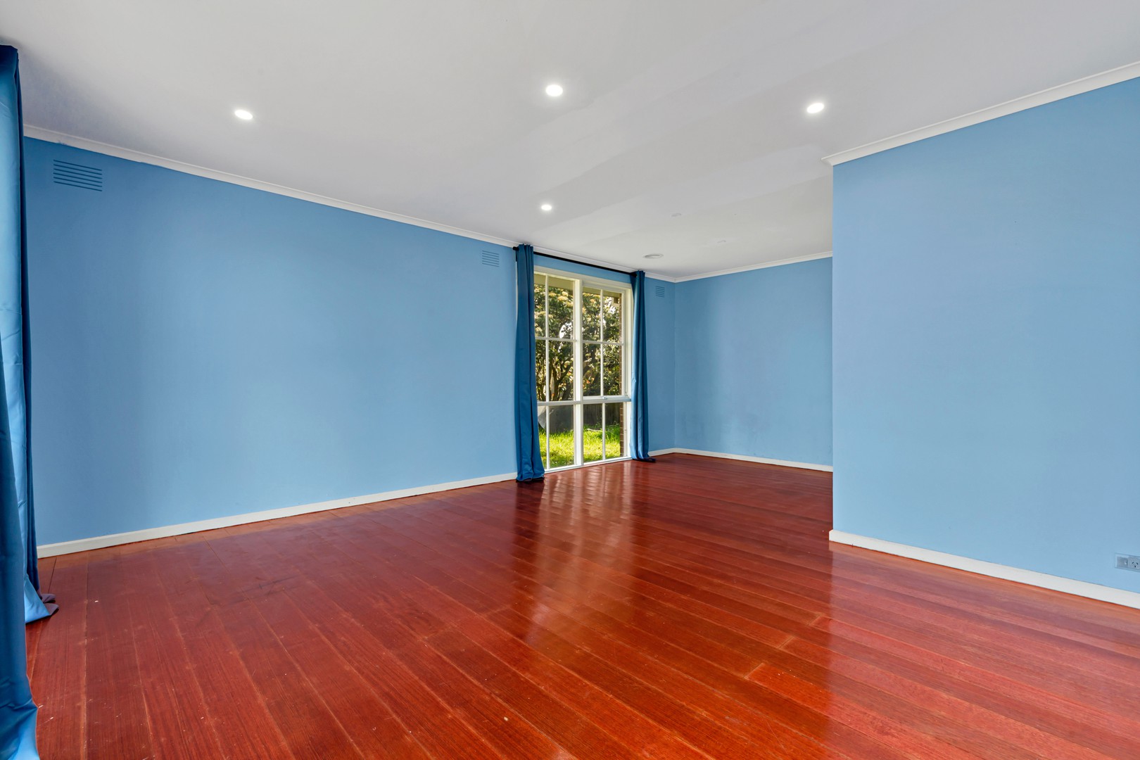 20 Walnut Crescent, Noble Park, VIC 3174, Noble Park - Thumbnail 2