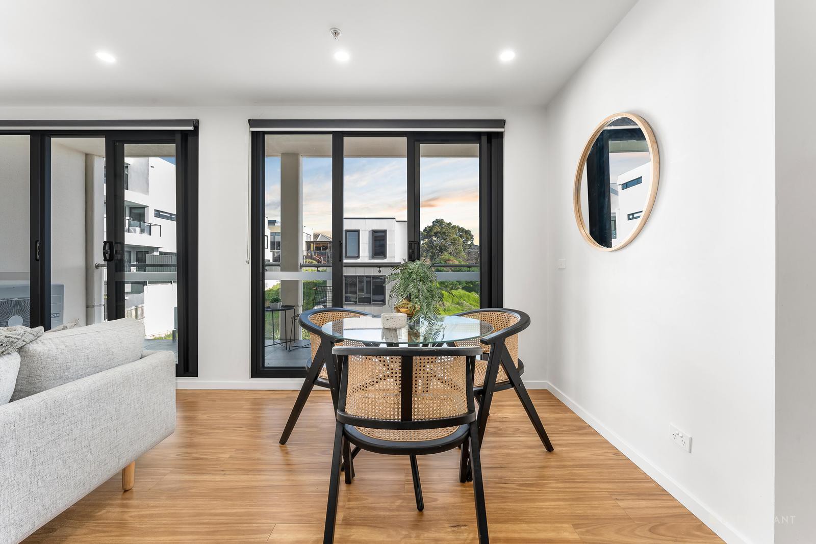 201/5 Red Hill Terrace, Doncaster East, VIC 3109, Doncaster East - Thumbnail 3