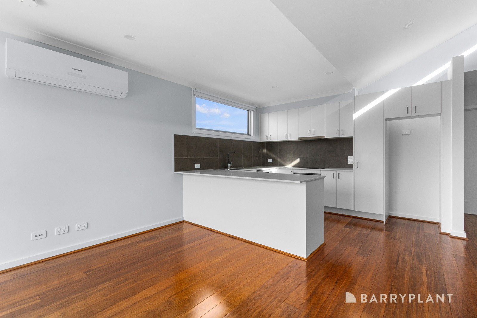 201/8 Tulip Crescent, Boronia, VIC 3155, Boronia - Thumbnail 2