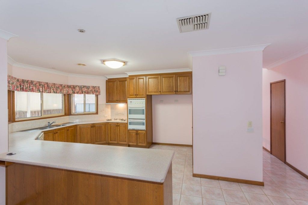 201 Lady Nelson Way, Taylors Lakes, VIC 3038 - Thumbnail 2 - 30/11/2022