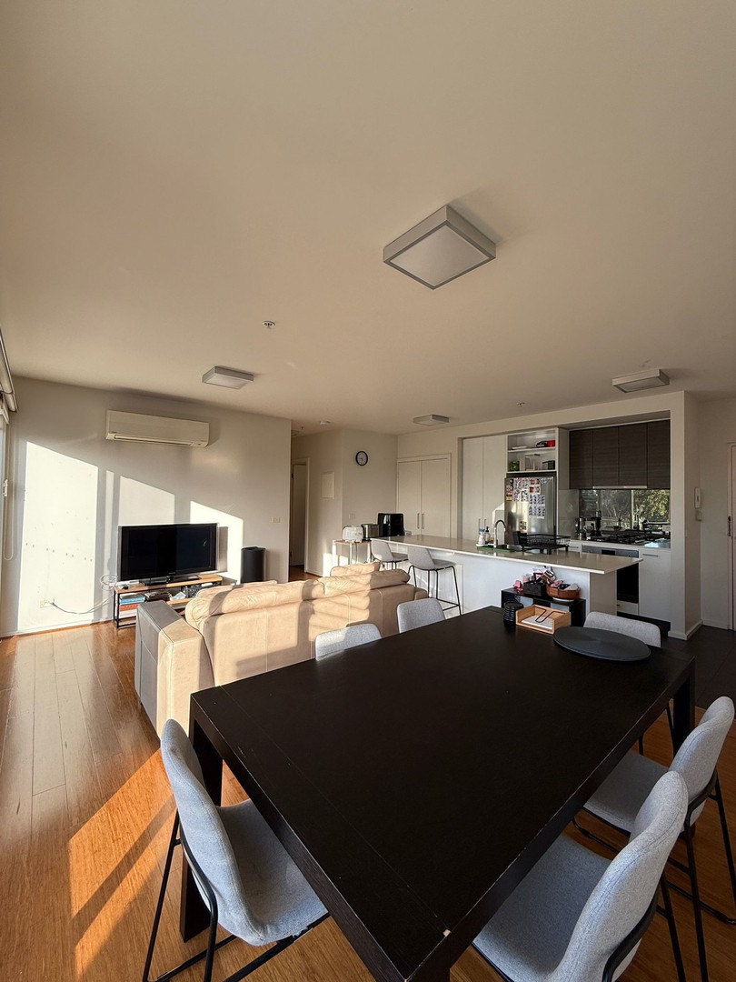 202/8 Yarra Bing Crescent, Burwood, VIC 3125 - Thumbnail 2 - 19/05/2026