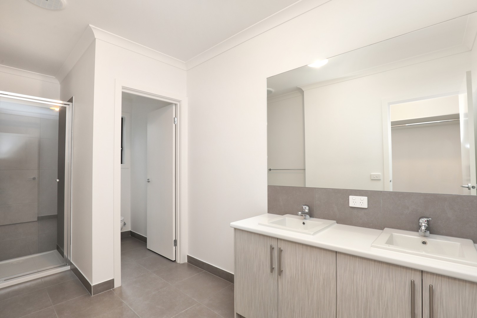 202 Haze Drive, Point Cook, VIC 3030, Point Cook - Thumbnail 3