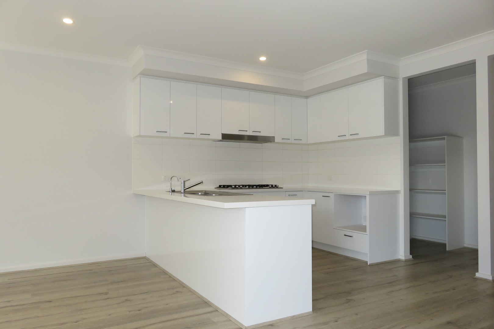 203 Mountainview Boulevard, Cranbourne North, VIC 3977, Cranbourne North - Thumbnail 4