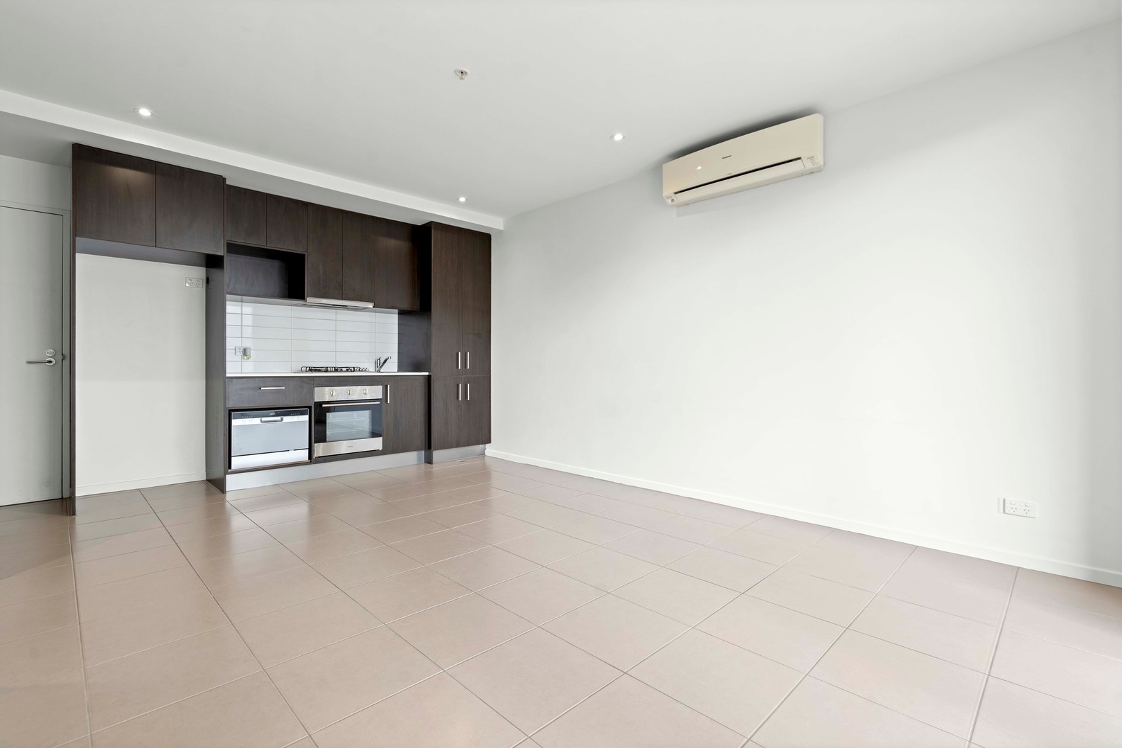 204/201 Buckley Street, Essendon, VIC 3040 - Thumbnail 2 - 03/12/2025
