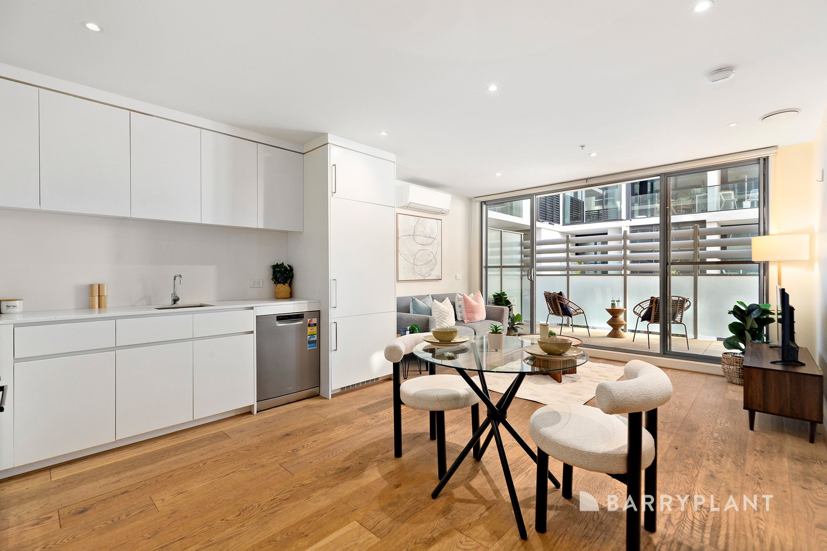 205/13 Wellington Street, St Kilda, VIC 3182 - Thumbnail 2 - 02/04/2026