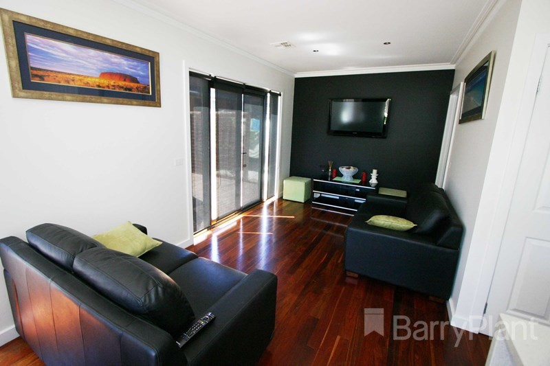 205 Russell Street, Newington, VIC 3350, Newington - Thumbnail 2