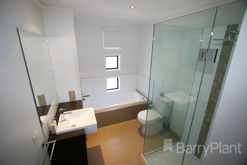 205 Russell Street, Newington, VIC 3350, Newington - Thumbnail 5