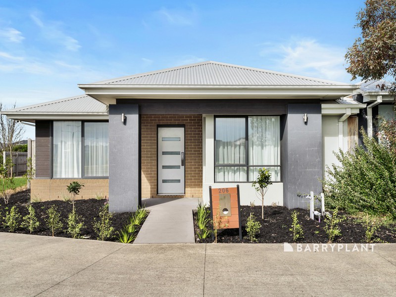 206 Wheelers Park Drive, Cranbourne North, VIC 3977 - Image - 01/10/2026