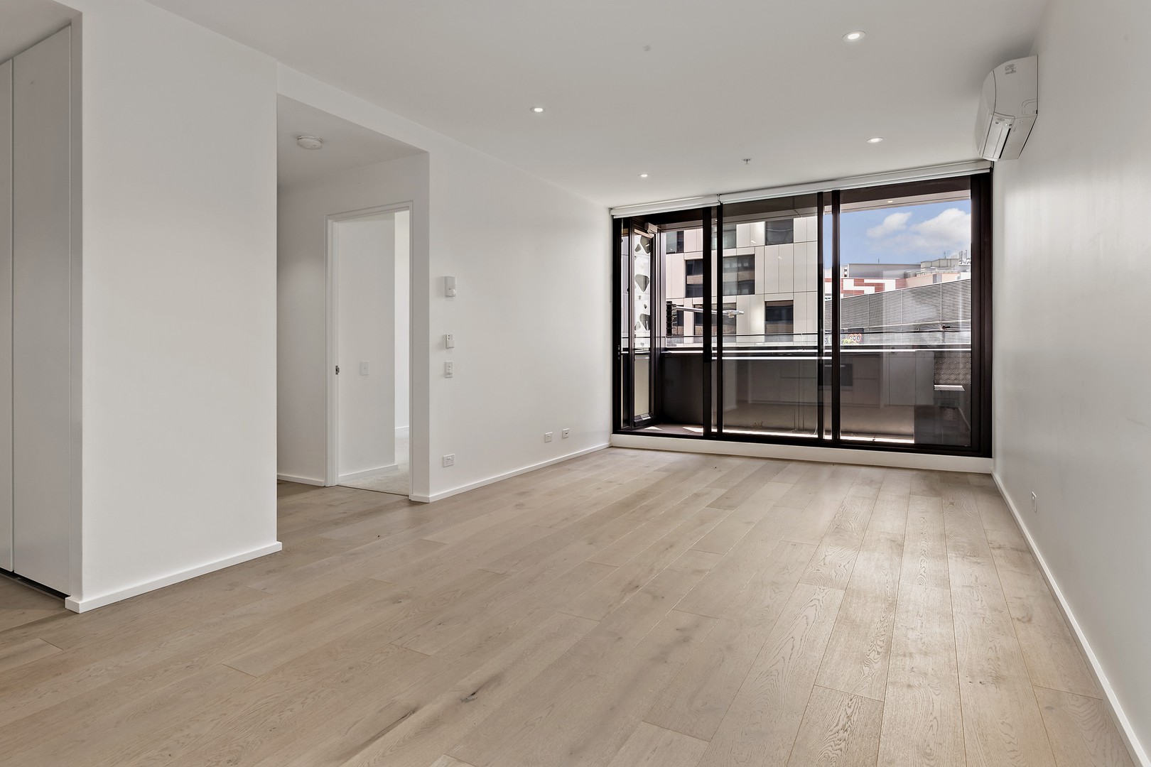 207n/883 Collins, Docklands, VIC 3008, Docklands - Thumbnail 2