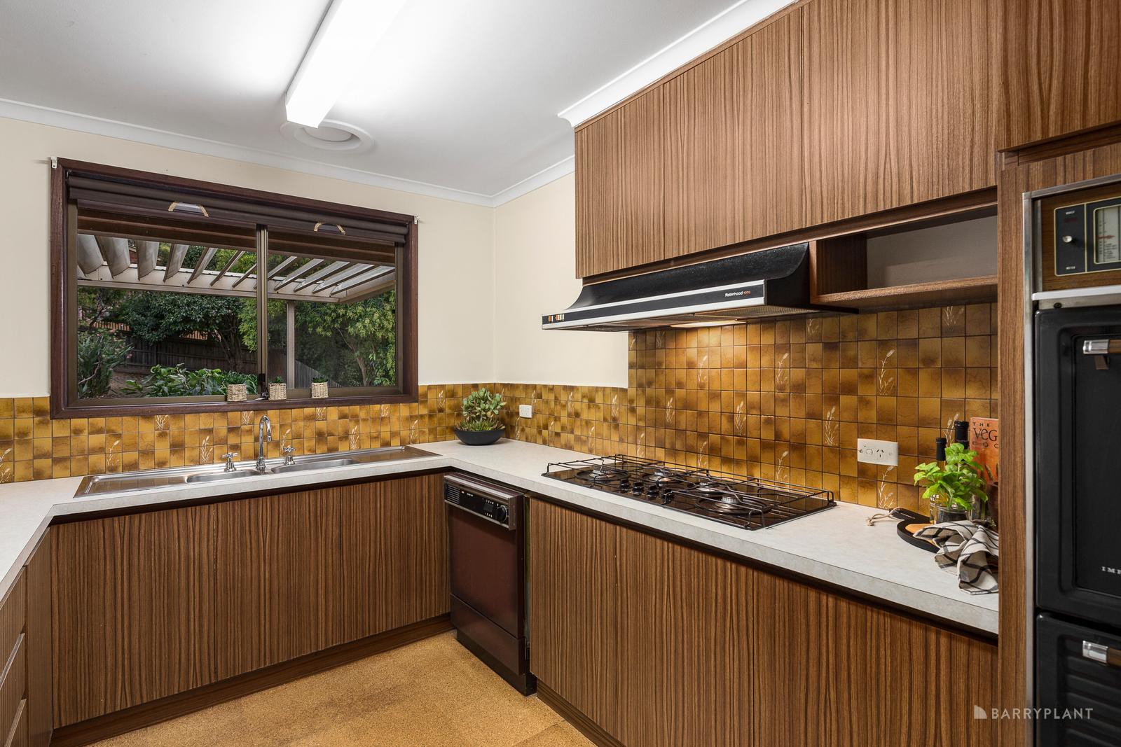 208 St Helena Road, Greensborough, VIC 3088, Greensborough - Thumbnail 5