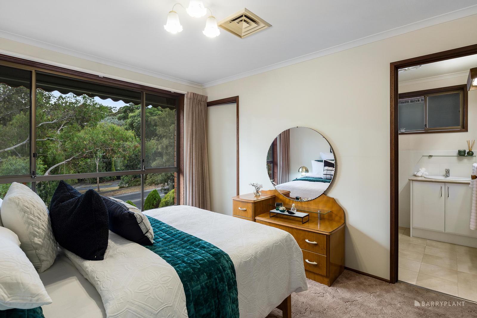 208 St Helena Road, Greensborough, VIC 3088, Greensborough - Thumbnail 7