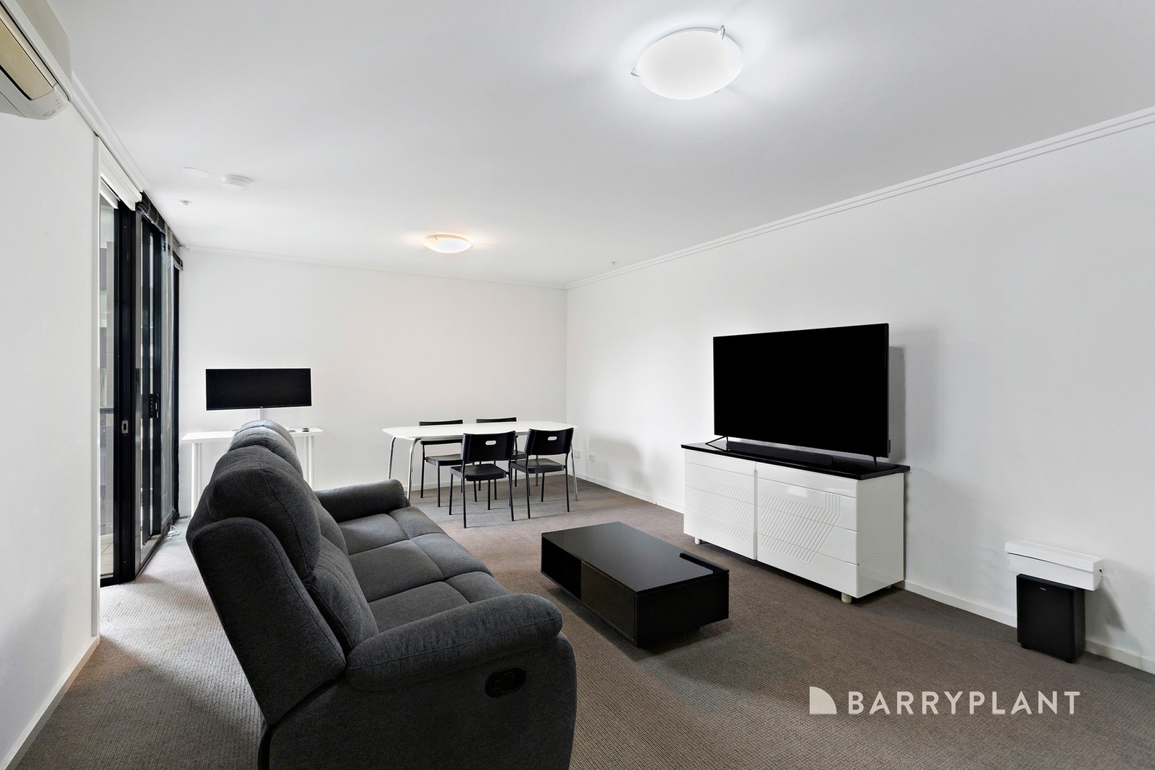 209/22 Kavanagh Street, Southbank, VIC 3006 - Thumbnail 2 - 20/12/2024