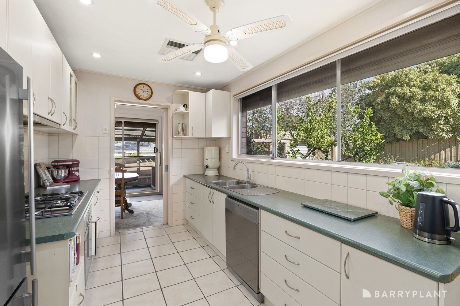 209 Greenwood Drive, Bundoora, VIC 3083, Bundoora - Thumbnail 4