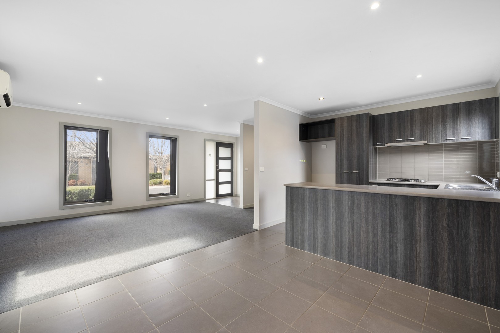 21/3 Campaspe Way, Point Cook, VIC 3030, Point Cook - Thumbnail 2
