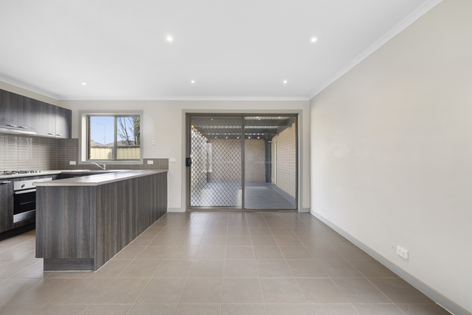 21/3 Campaspe Way, Point Cook, VIC 3030, Point Cook - Thumbnail 6