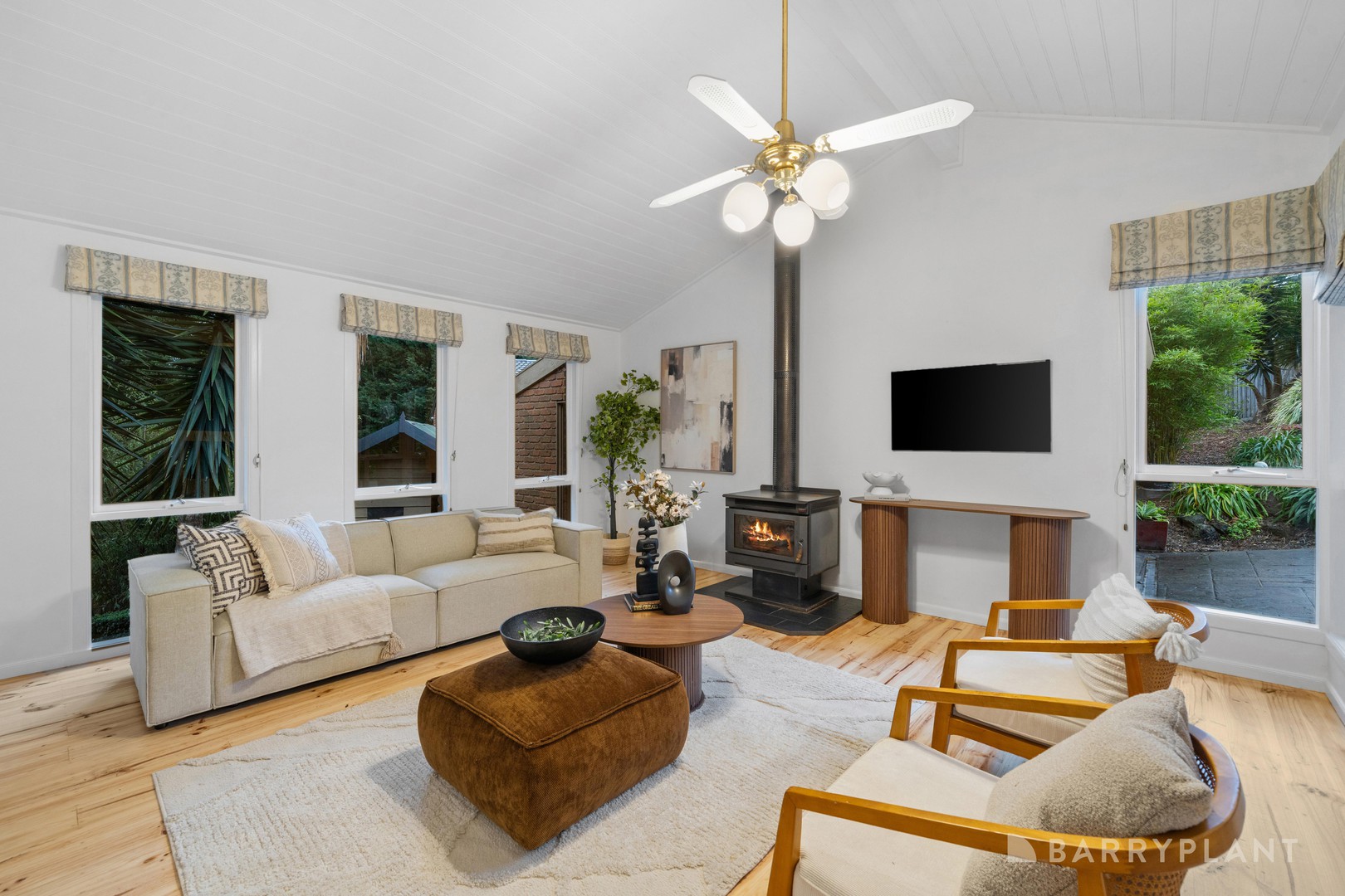 21 Balmoral Circuit, Eltham, VIC 3095 - Thumbnail 2 - 06/08/2026