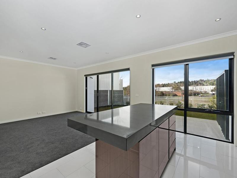 21 Belsay Chase, Chirnside Park, VIC 3116, Chirnside Park - Thumbnail 2