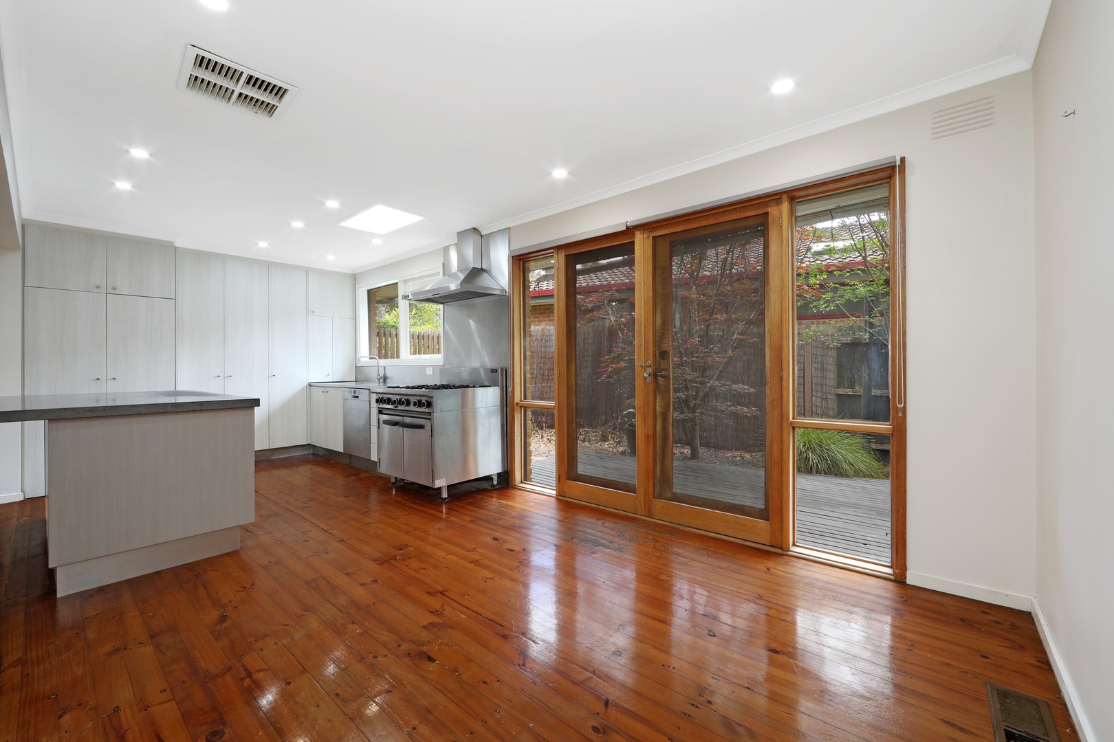 21 Bexsarm Crescent, Rowville, VIC 3178 - Thumbnail 2 - 20/11/2025