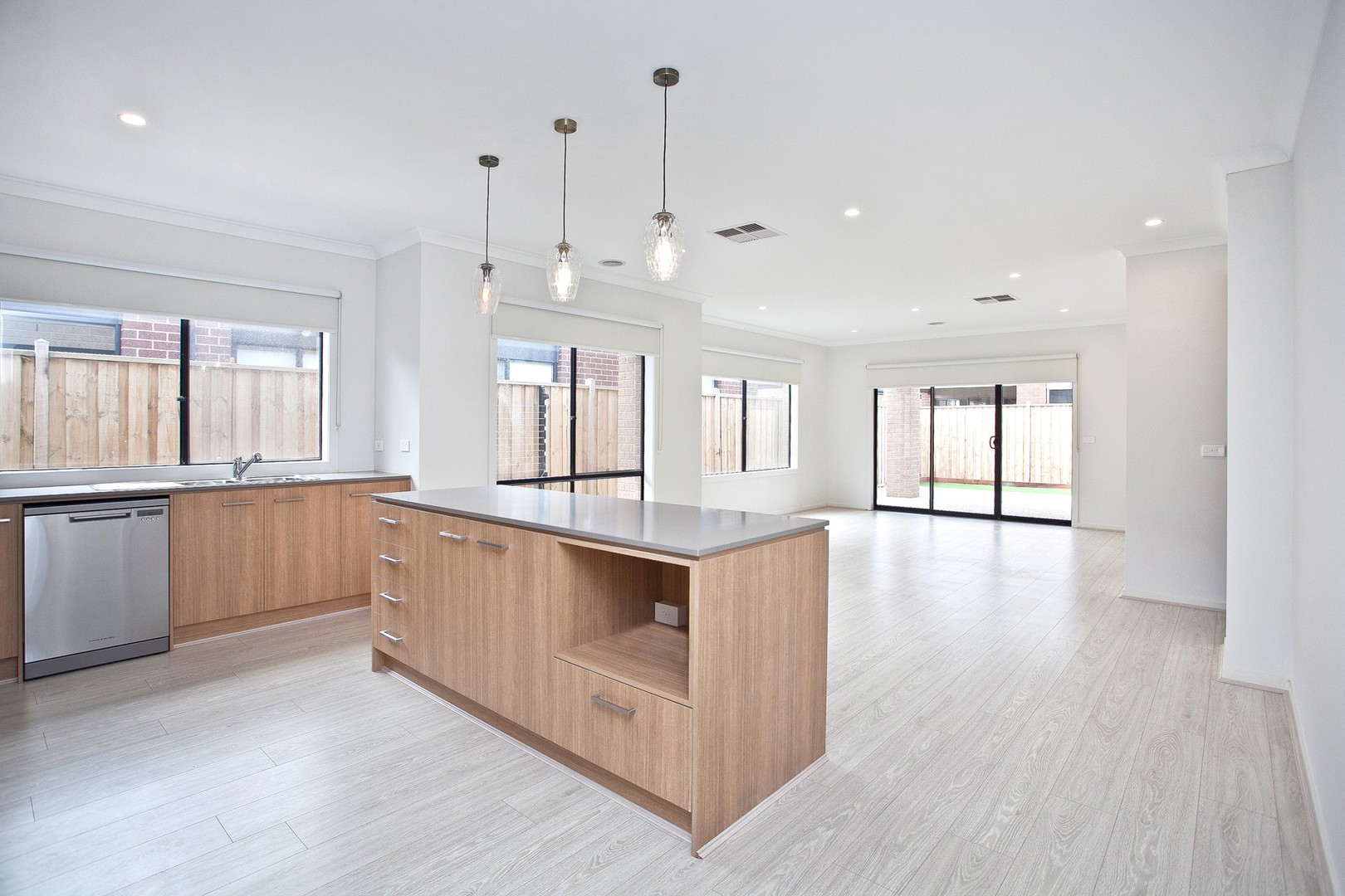 21 Bingham Circuit, Thornhill Park, VIC 3335 - Thumbnail 1 - 23/11/2021