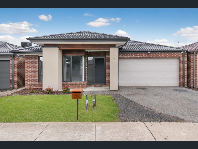 21 Bluelake Drive, Wallan, VIC 3756 - Image - 19/11/2025