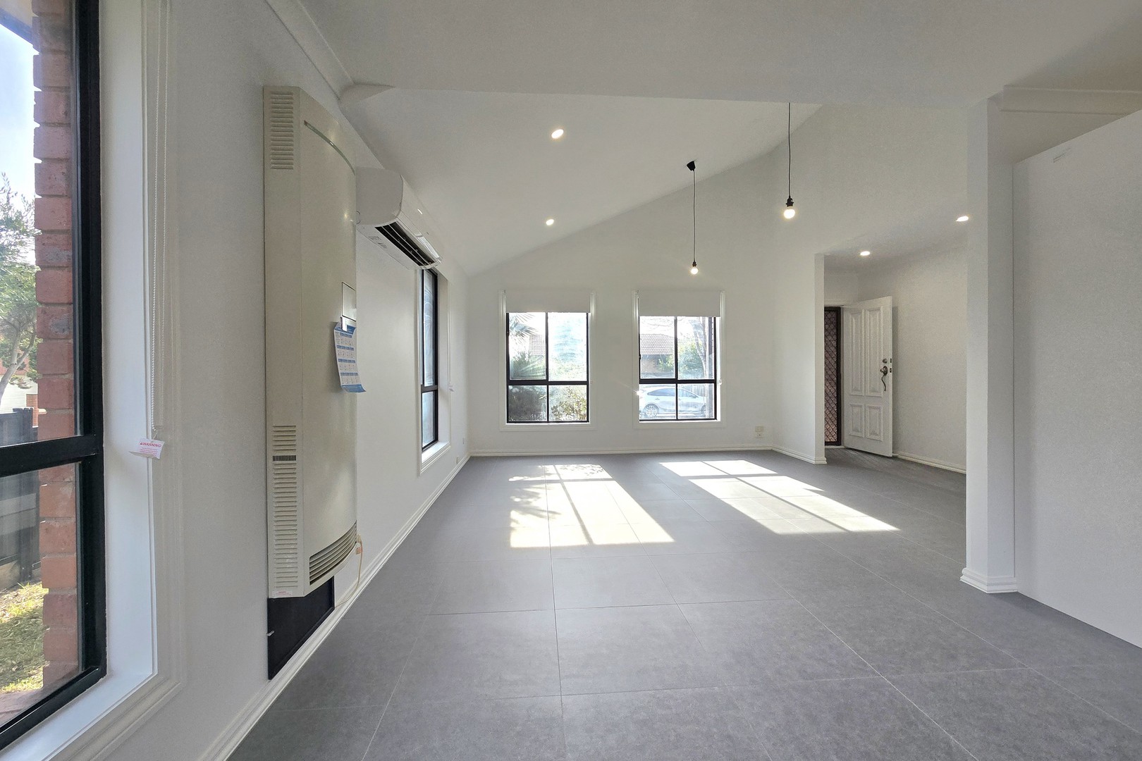 21 Bluff Street, Lalor, VIC 3075, Lalor - Thumbnail 3