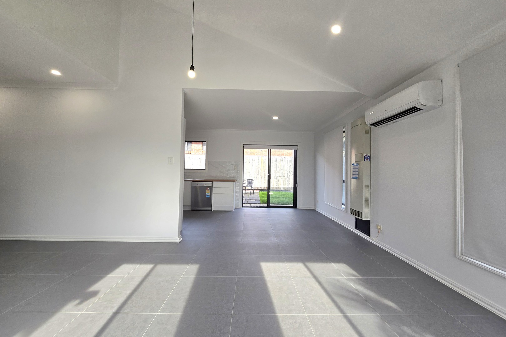 21 Bluff Street, Lalor, VIC 3075, Lalor - Thumbnail 4