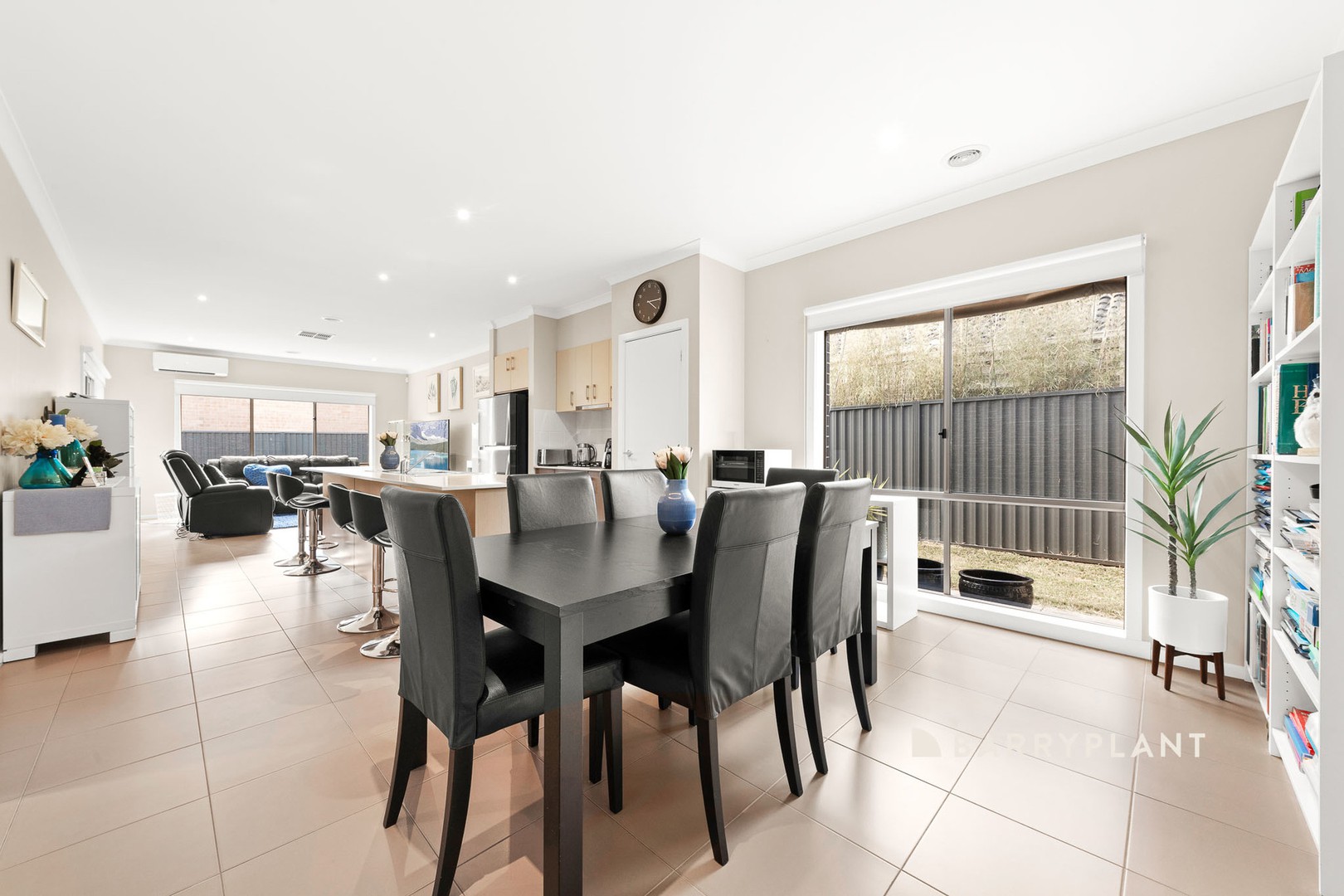 21 Britton Drive, Pakenham, VIC 3810, Pakenham - Thumbnail 3