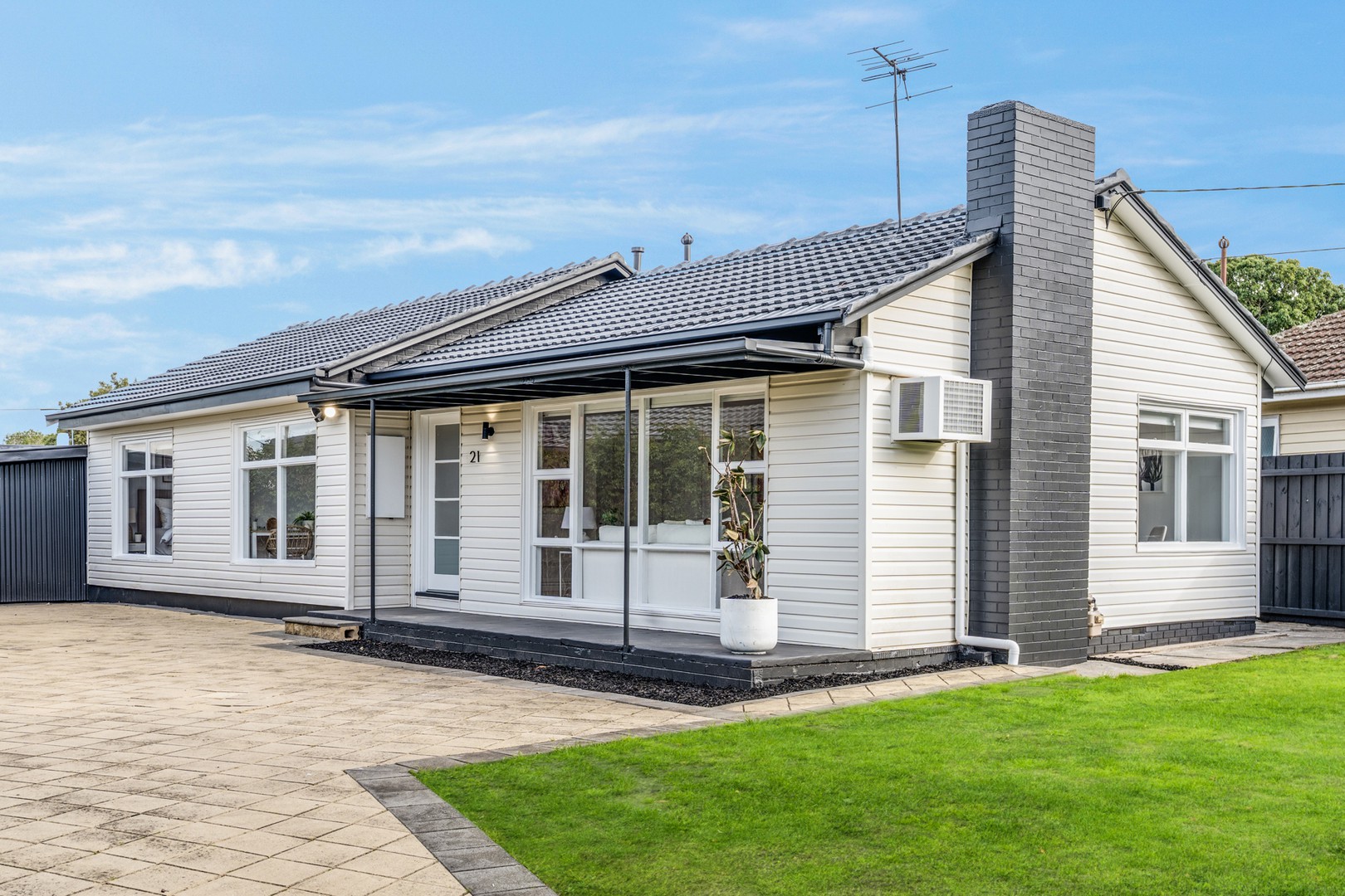 21 Castleton Road, Herne Hill, VIC 3218 - Thumbnail 2 - 10/09/2026