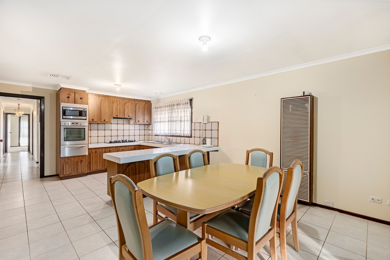 21 Christopher Crescent, Tullamarine, VIC 3043, Tullamarine - Thumbnail 2