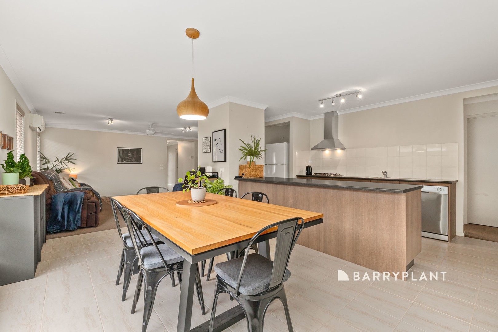 21 Devine Drive, Pakenham, VIC 3810, Pakenham - Thumbnail 4