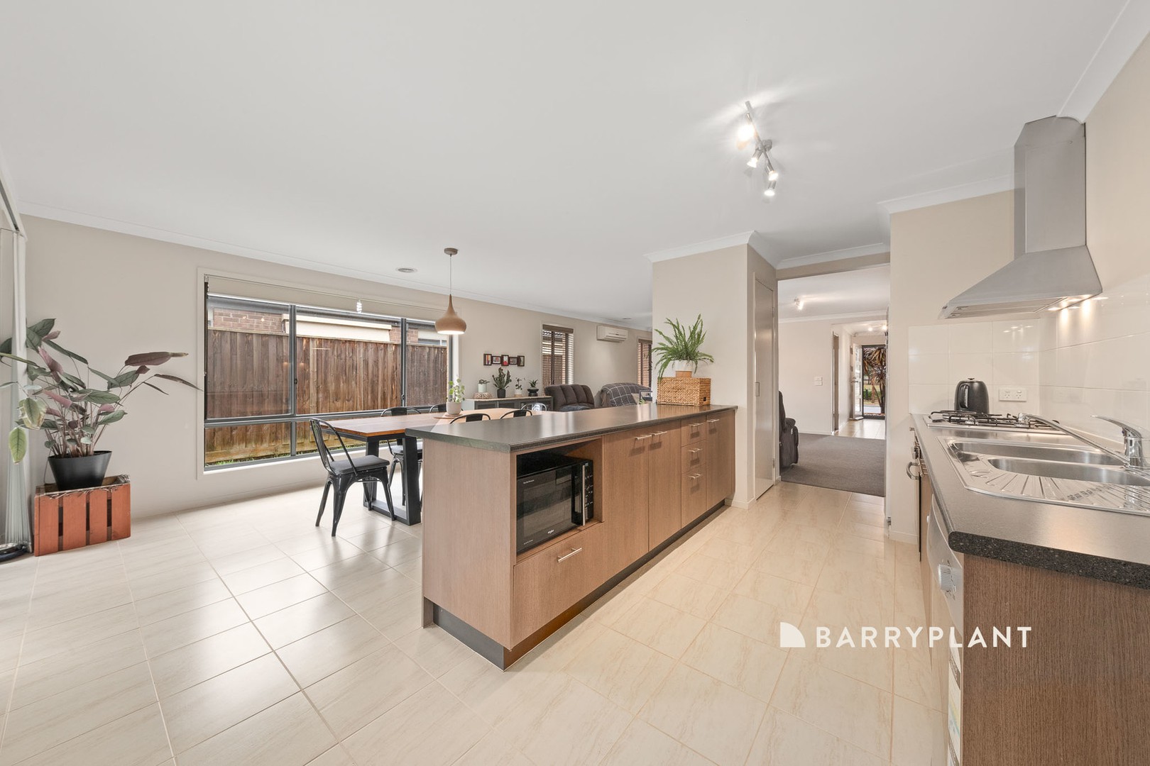 21 Devine Drive, Pakenham, VIC 3810, Pakenham - Thumbnail 3