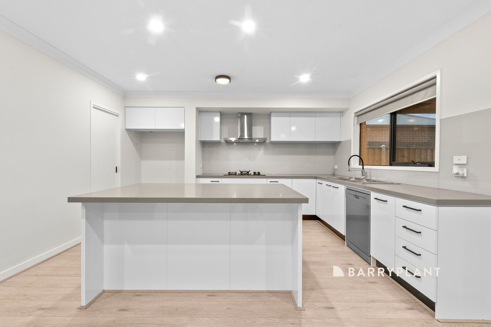 21 Falkor Road, Officer, VIC 3809 - Thumbnail 2 - 18/04/2024