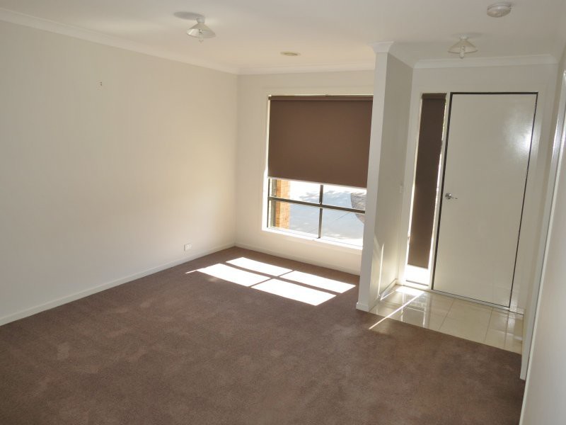21 Freeman Drive, Kangaroo Flat, VIC 3555, Kangaroo Flat - Thumbnail 4