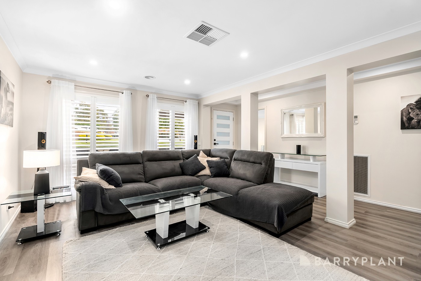 21 Freshfield Avenue, Mooroolbark, VIC 3138 - Thumbnail 2 - 01/02/2024