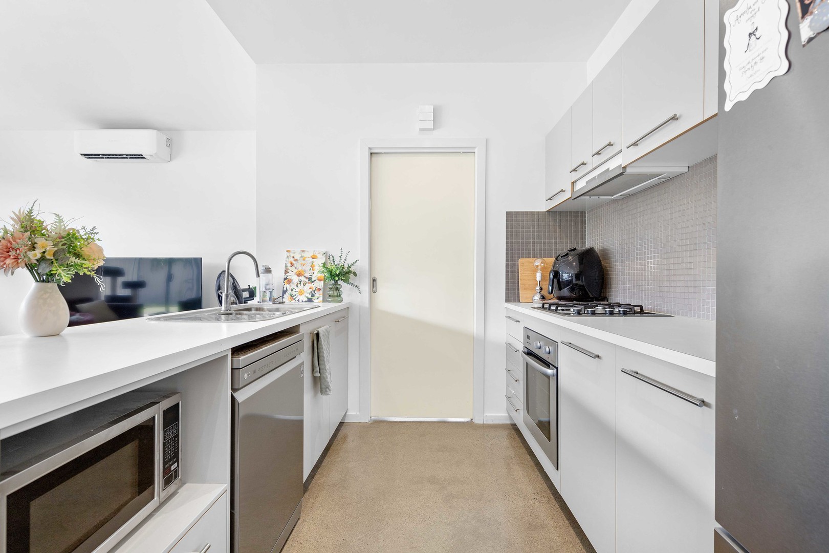 21 Gisborne Way, Caroline Springs, VIC 3023 - Thumbnail 2 - 31/01/2025