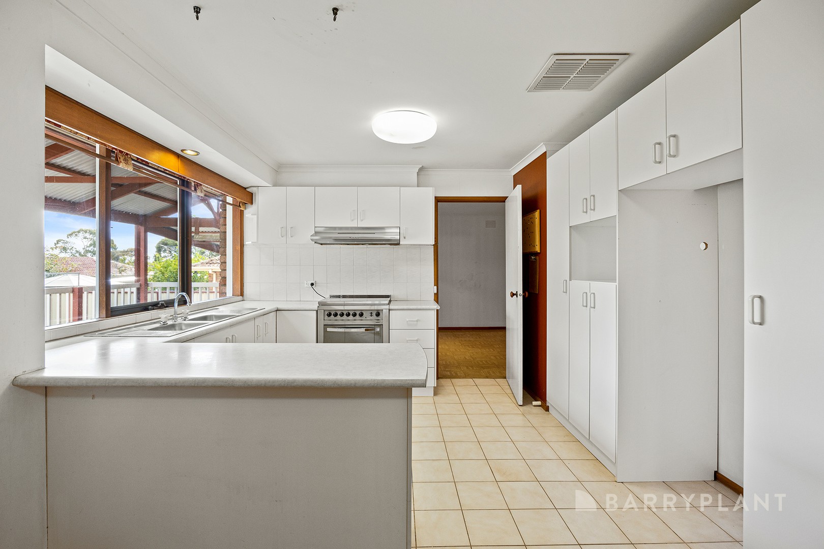 21 Grove End Road, Endeavour Hills, VIC 3802, Endeavour Hills - Thumbnail 2